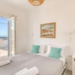 Villa Asterias - Cycladic House Close To The Ampelas