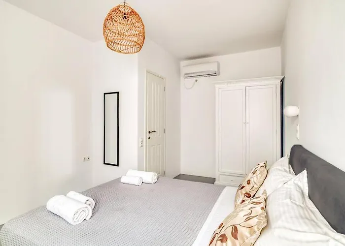 Asterias - Cycladic House Close To The